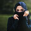 Muslima mit Schleier und Ganzkörperschleier