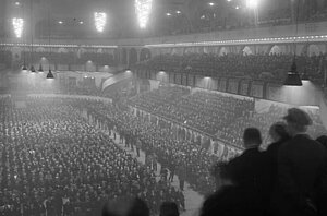Kundgebung der Eisernen Front im Berliner Sportpalast im Januar 1932