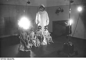 Kinder im Institut für Höhensonne in Berlin