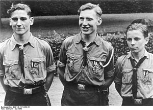 Hitlerjugend mit Auszeichnungen